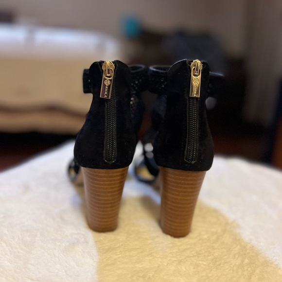 Isola Kaley Block Heel Shoes - Picture 2 of 5